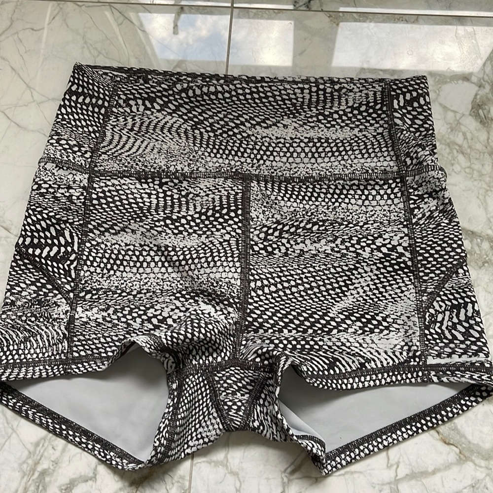 Lululemon In Movement Short 2.5”